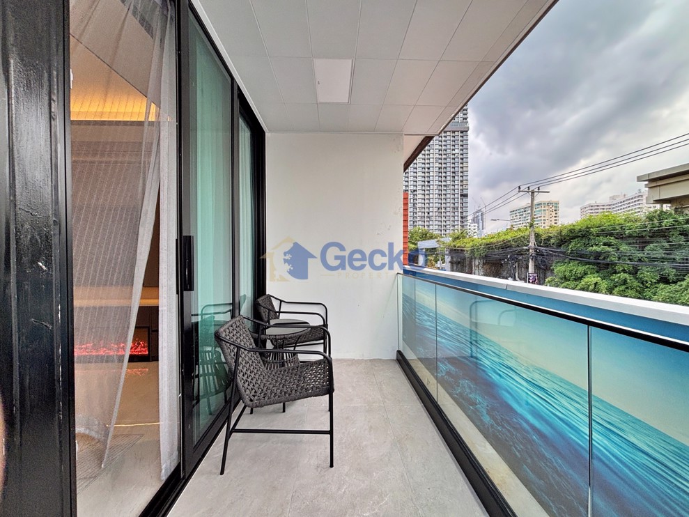 2 Bedrooms Condo in Sea Sky by Sands Pratumnak C013343 (Photo 2)