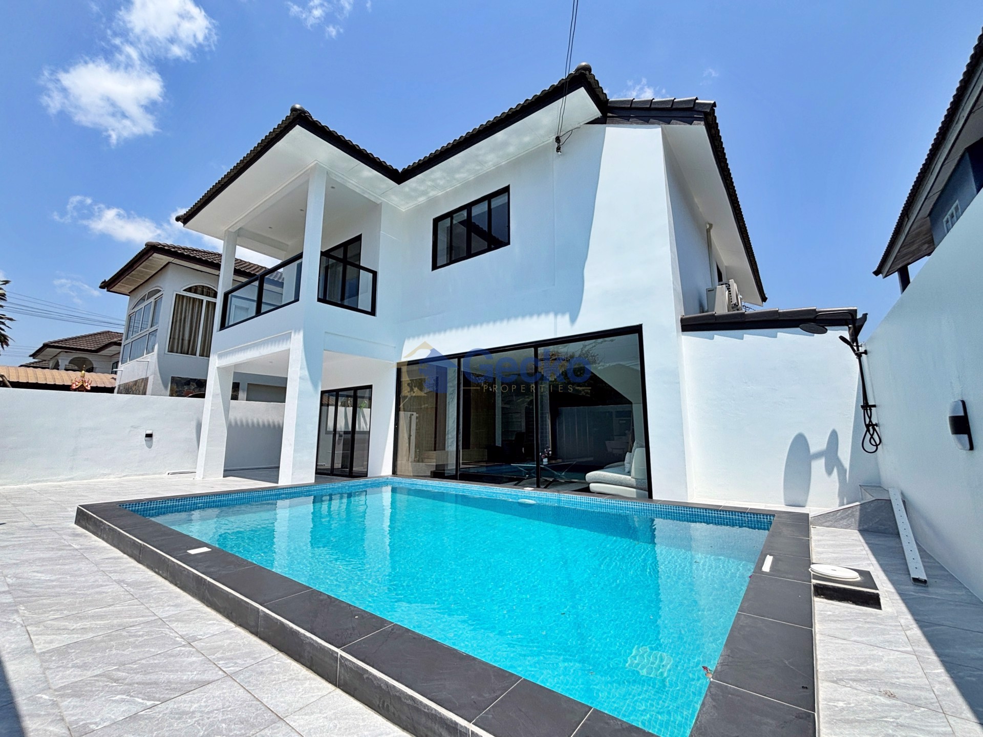 3 Bedrooms House  East Pattaya H013347