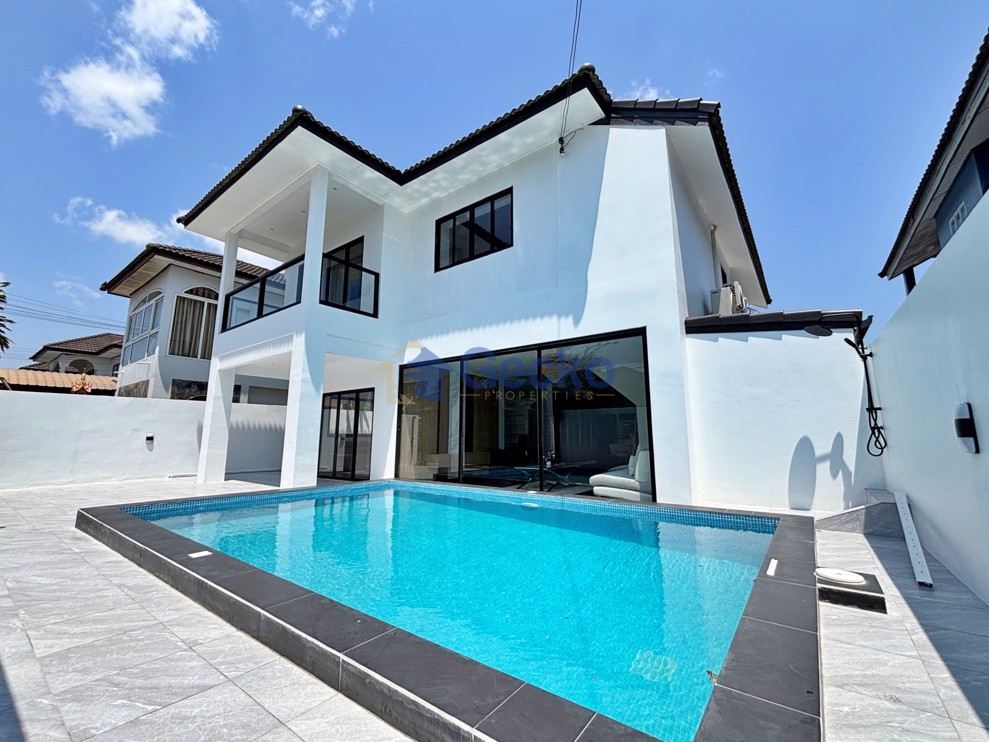 3 Bedrooms House  East Pattaya H013347 (Cover Photo)
