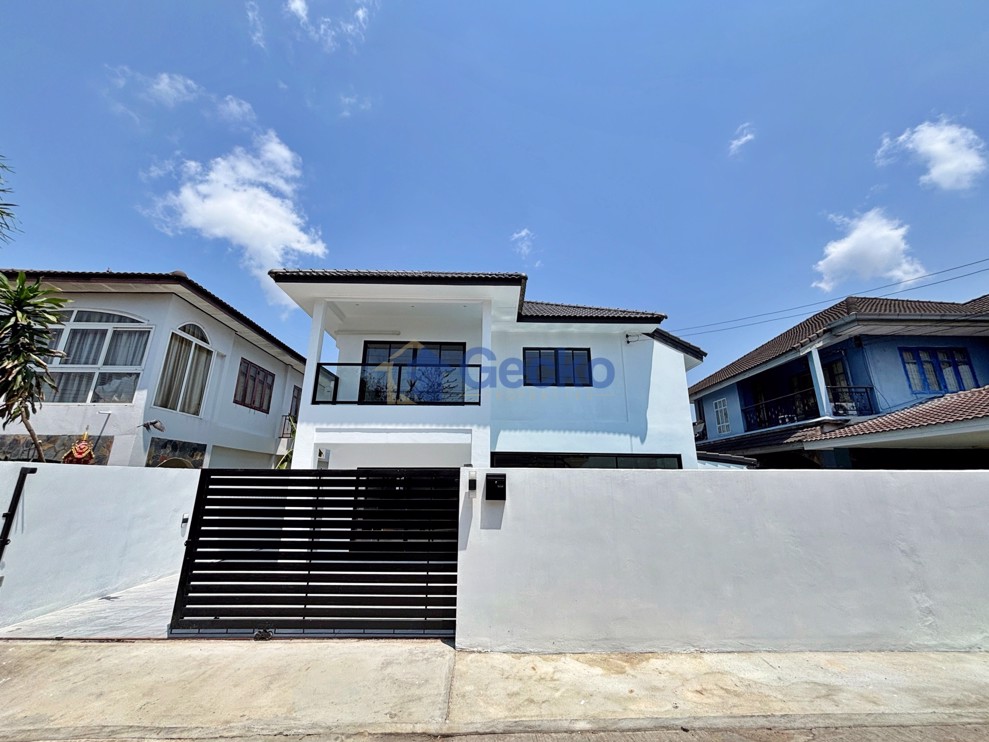3 Bedrooms House  East Pattaya H013347 (Photo 1)