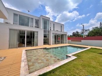 5 Bedrooms House in Maysaya Homes  East Pattaya H013355