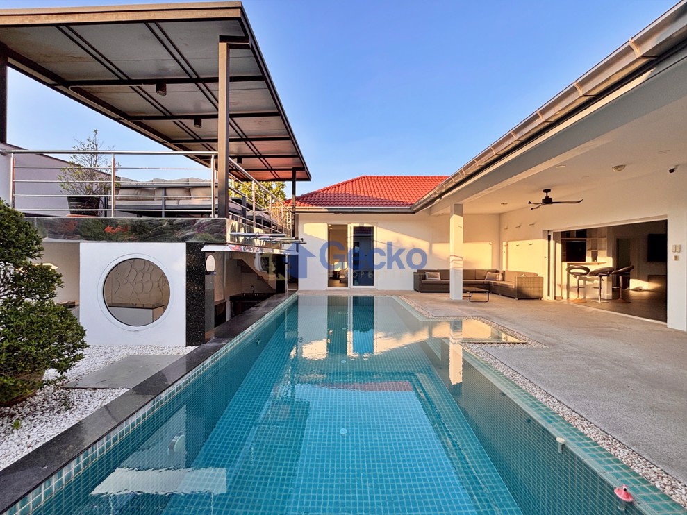 5 Bedrooms House in The Regent Estate Village 2  East Pattaya H010220 (Cover Photo)