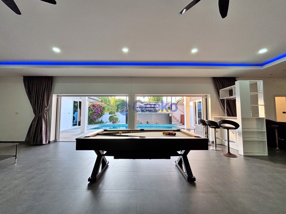 5 Bedrooms House in The Regent Estate Village 2  East Pattaya H010220 (Photo 3)
