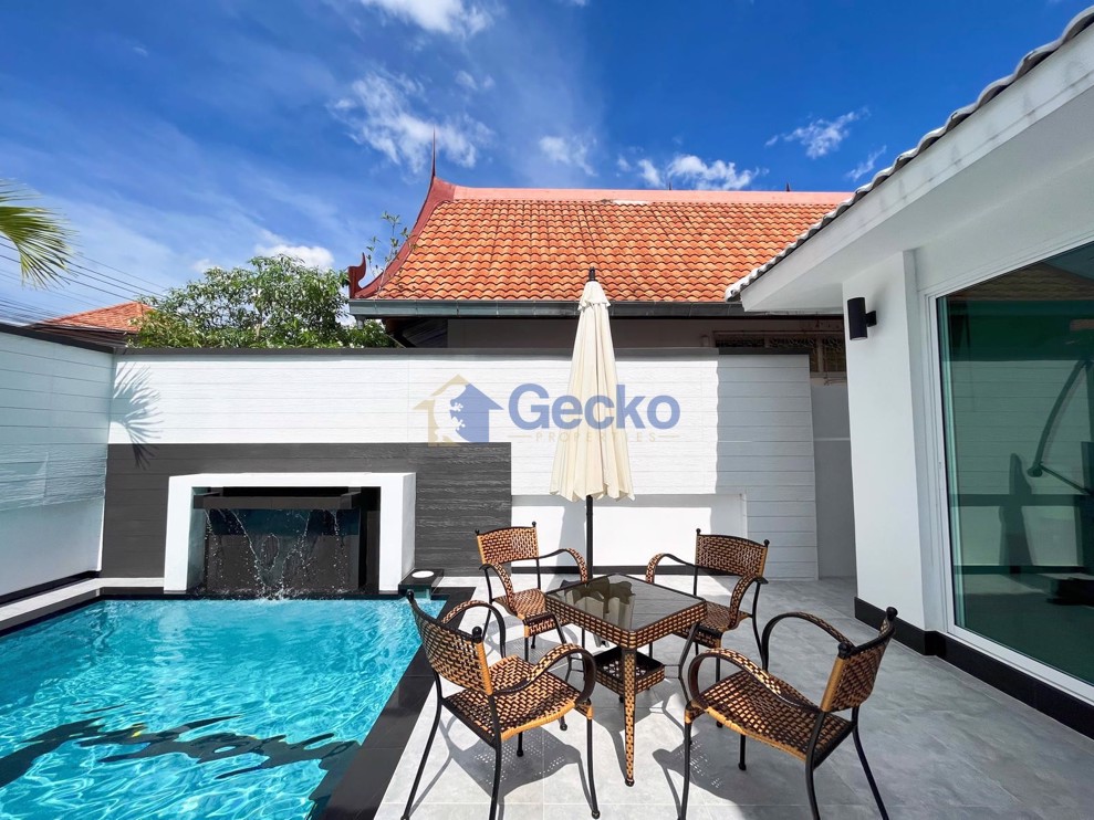 4 Bedrooms House in Pattaya Lagoon  South Pattaya H013391 (Photo 1)