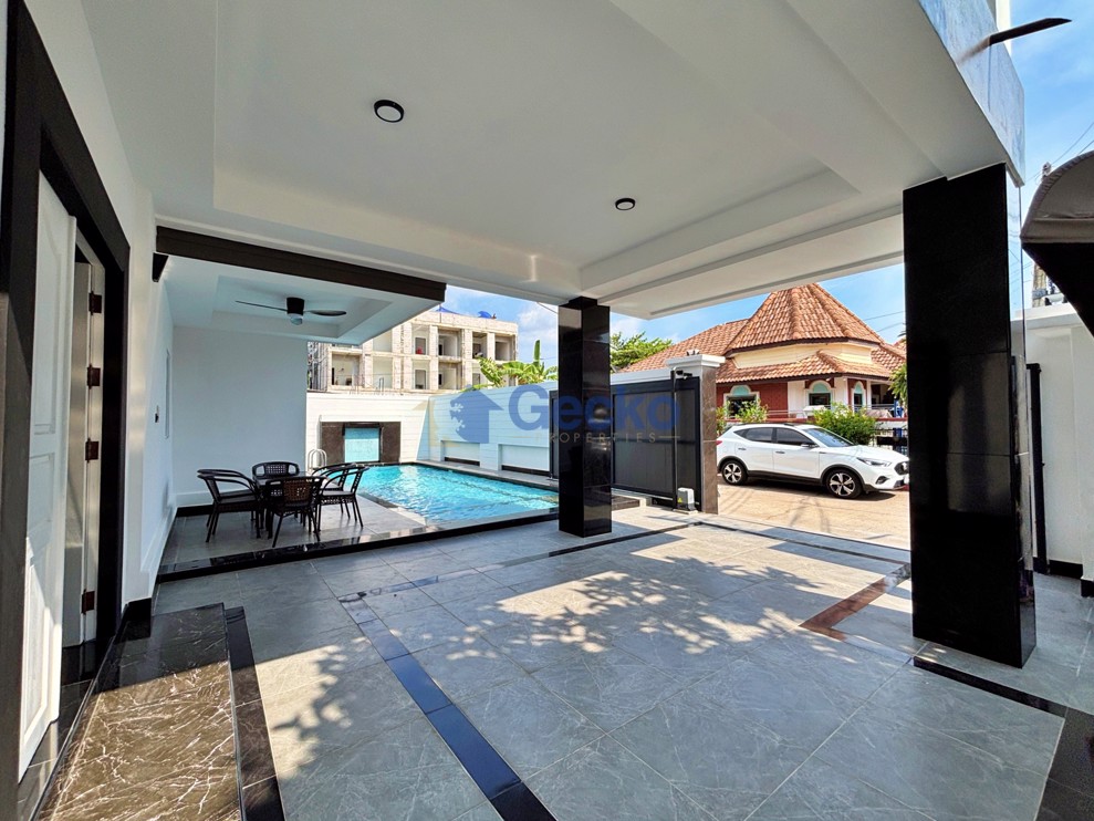 6 Bedrooms House in Pattaya Lagoon  South Pattaya H012667 (Photo 4)