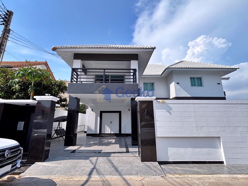 6 Bedrooms House in Pattaya Lagoon  South Pattaya H012667 (Photo 1)