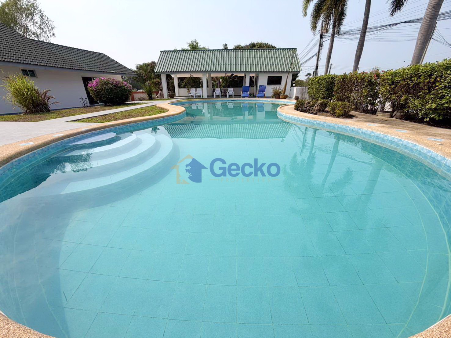 6 Bedrooms House  East Pattaya H013396