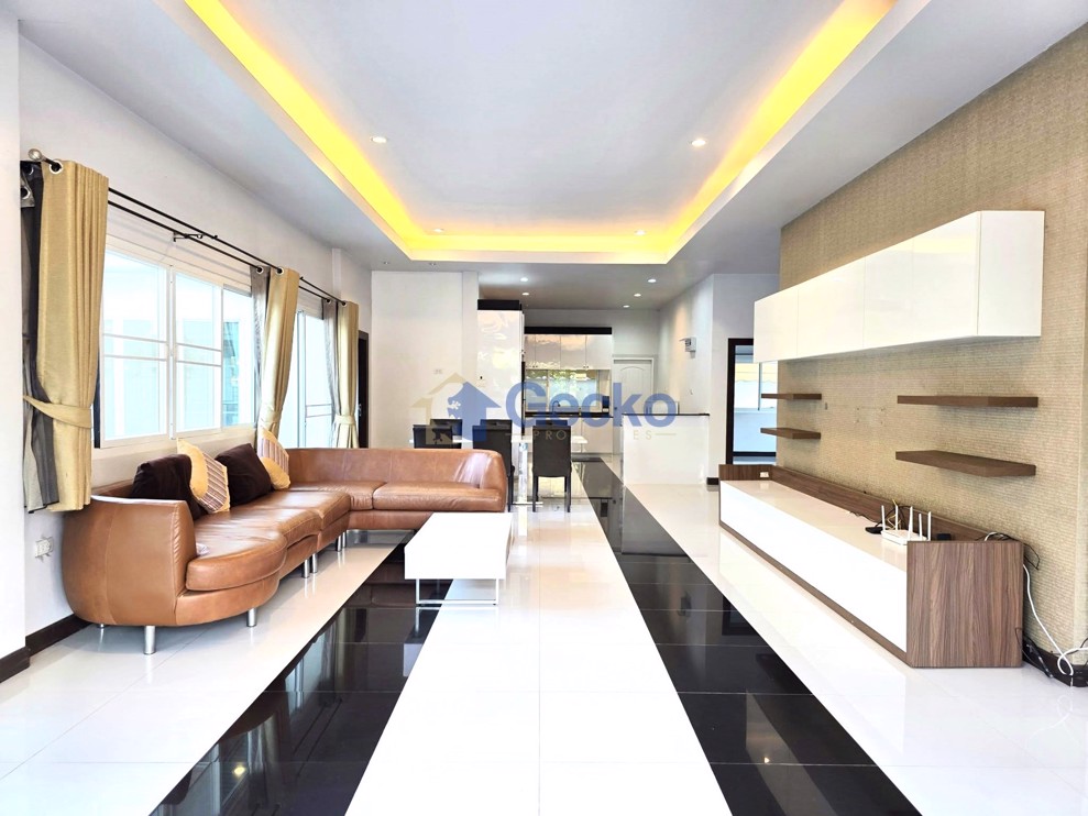 3 Bedrooms House in Piam Mongkhon Village   Huay Yai H013400 (Photo 3)