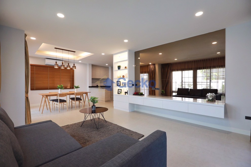 3 Bedrooms House in Patta Prime  East Pattaya H008829 (Photo 3)