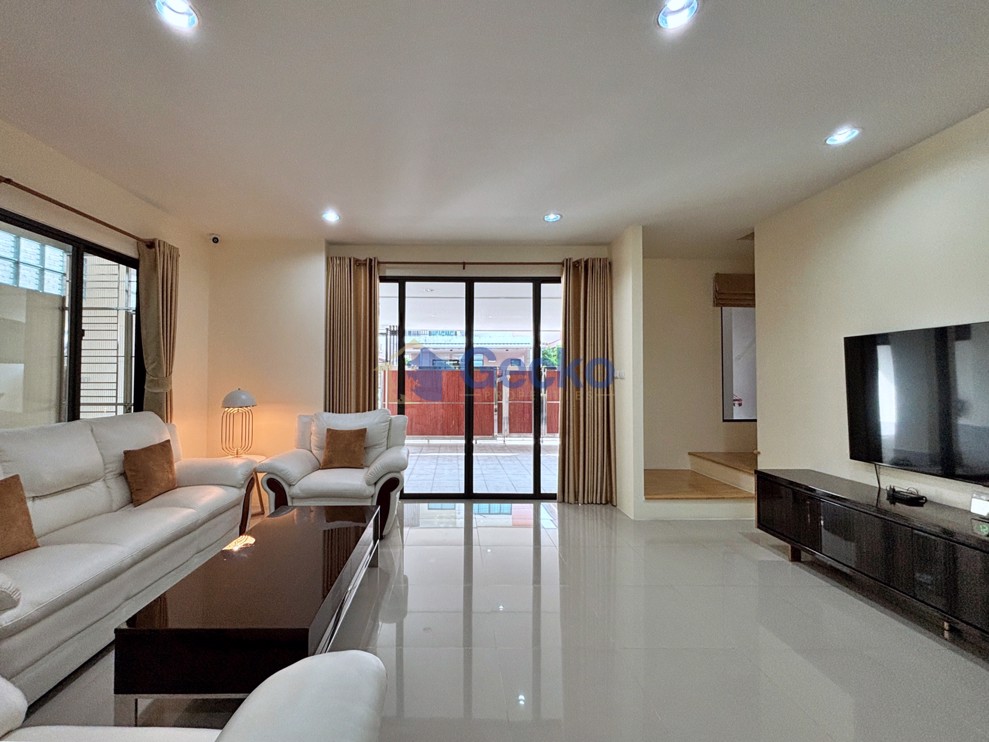 3 Bedrooms House in The Delight Cozy  East Pattaya H013401 (Photo 1)