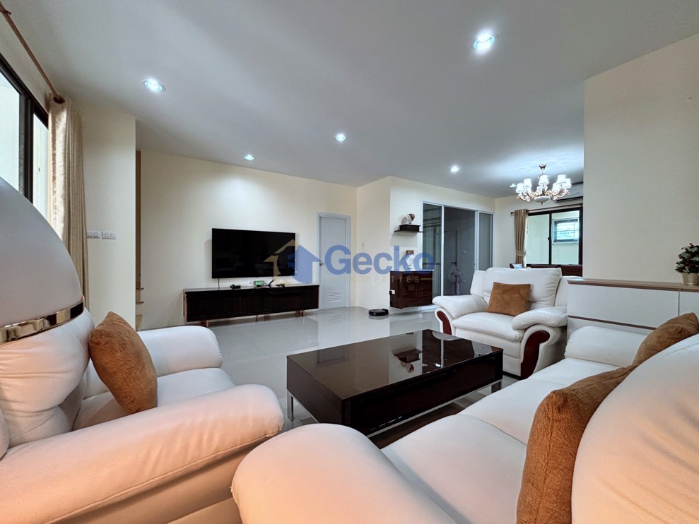 3 Bedrooms House in The Delight Cozy  East Pattaya H013401 (Photo 4)