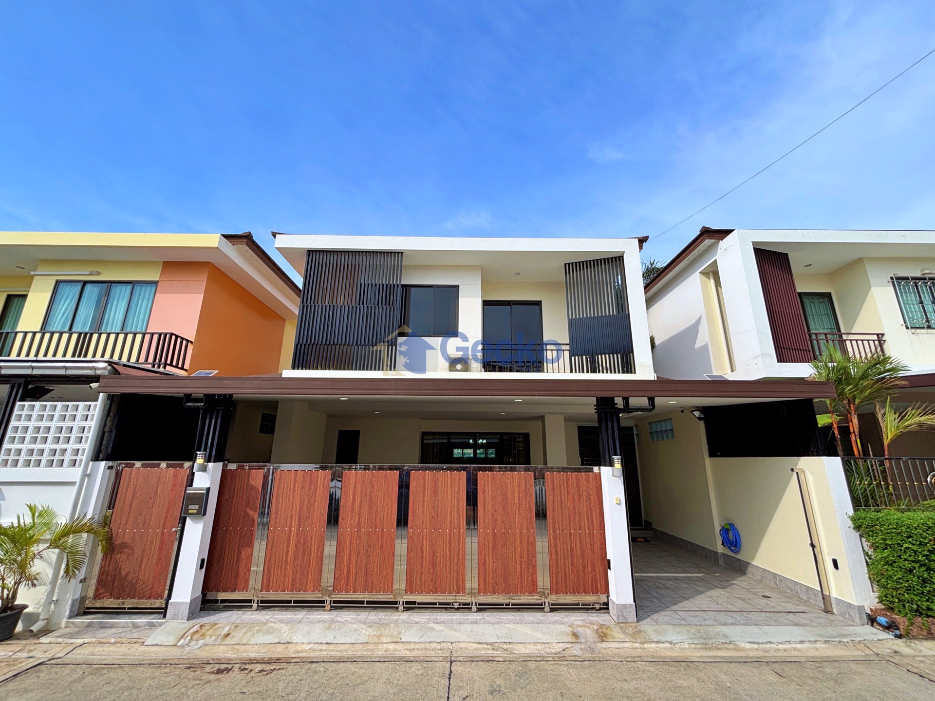 3 Bedrooms House in The Delight Cozy  East Pattaya H013401