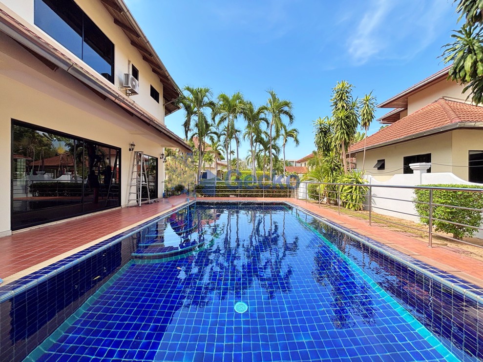 4 Bedrooms House in Paradise Villas 1  East Pattaya H001945 (Cover Photo)
