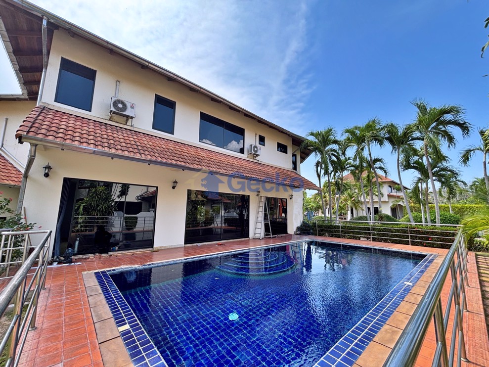 4 Bedrooms House in Paradise Villas 1  East Pattaya H001945 (Photo 1)