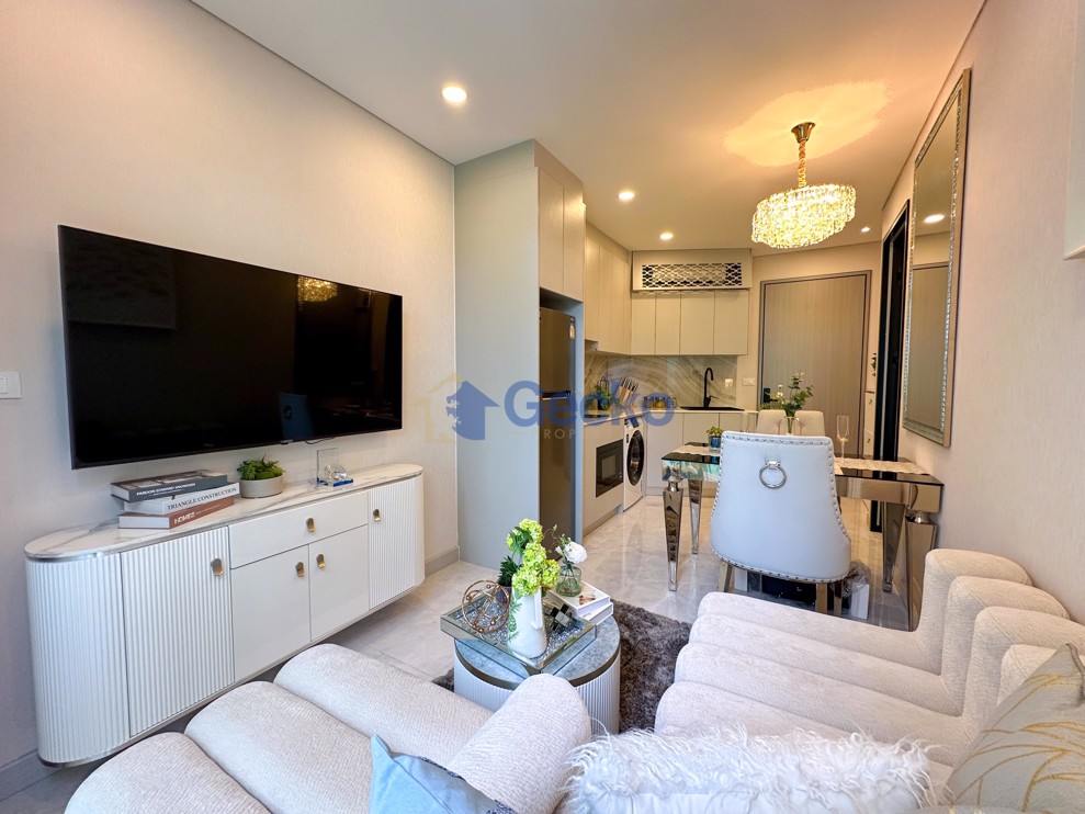 1 Bedroom Condo in Copacabana Coral Reef Jomtien Jomtien C013404 (Photo 1)