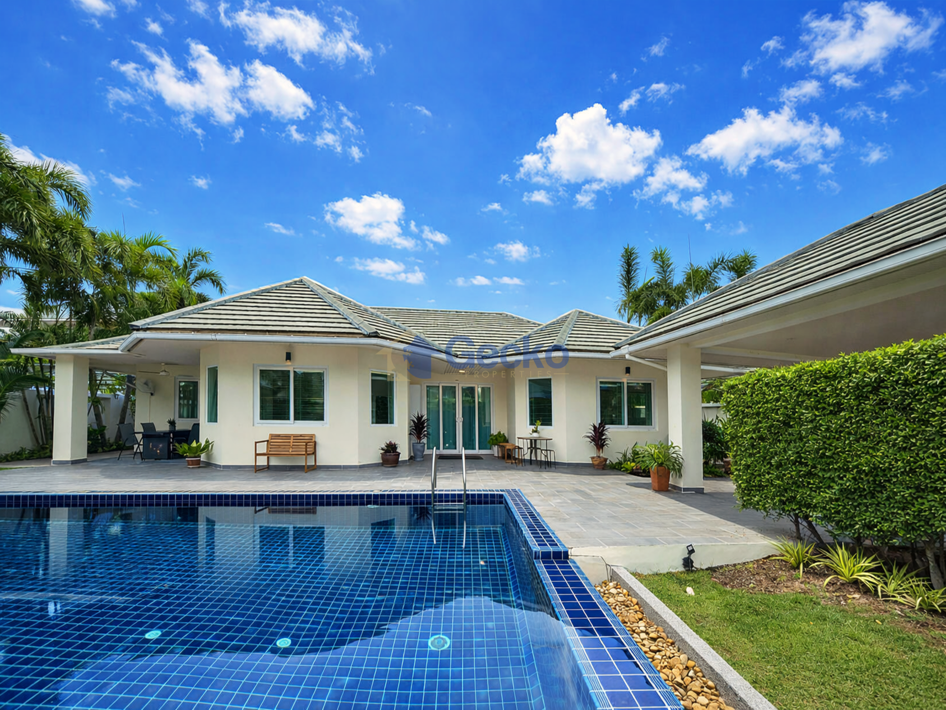 4 Bedrooms House in Green Field Villa 5  East Pattaya H013419