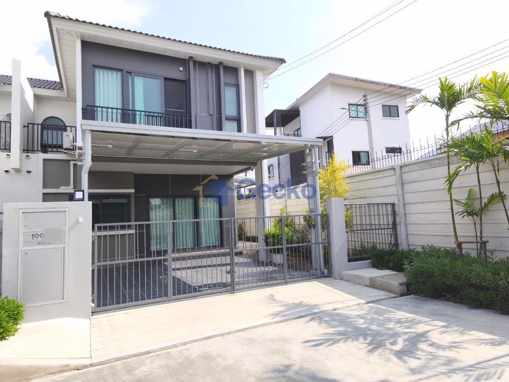 4 Bedrooms House in Supalai Palm Ville  Bang Lamung H013425 (Cover Photo)