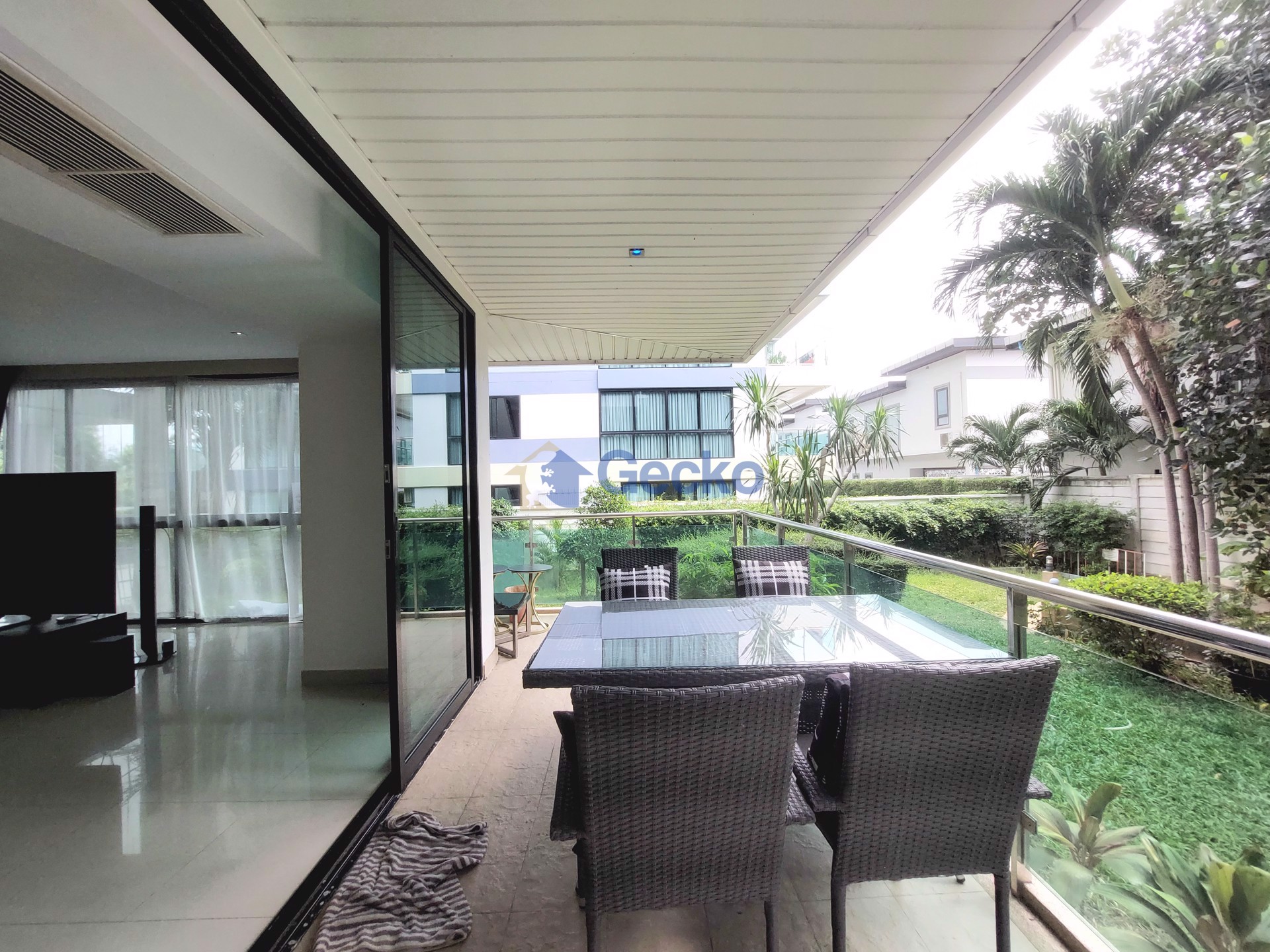 2 Bedrooms Condo in The Park Jomtien Jomtien C013423