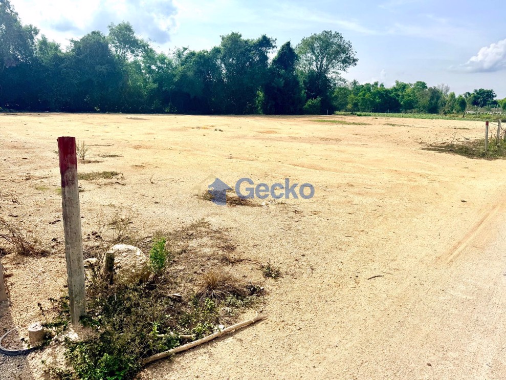 Land available in Huay Yai L013431 (Photo 4)