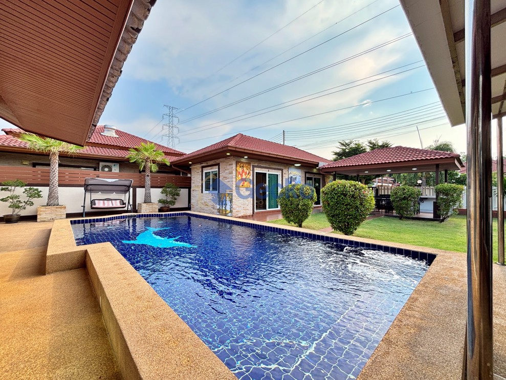 6 Bedrooms House in Baan Boonraksaa  East Pattaya H013436 (Photo 3)