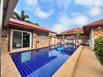 6 Bedrooms House in Baan Boonraksaa  East Pattaya H013436