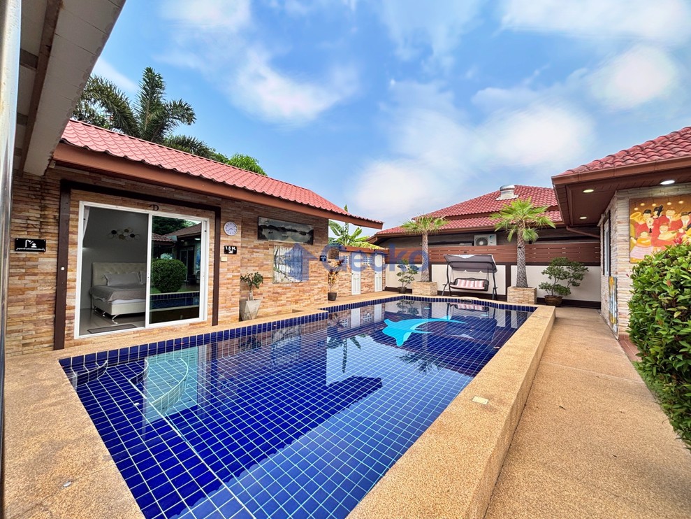 6 Bedrooms House in Baan Boonraksaa  East Pattaya H013436 (Cover Photo)