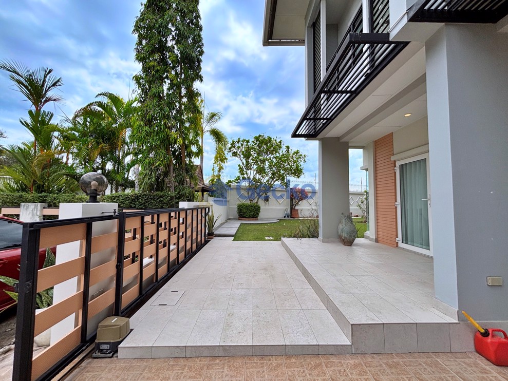 3 ห้องนอน บ้าน in Patta Village  พัทยาตะวันออก H013445 (Photo 1)