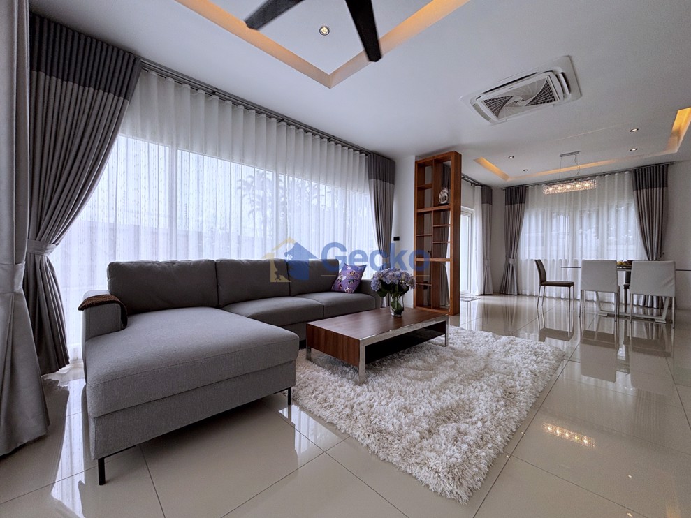 3 ห้องนอน บ้าน in Patta Village  พัทยาตะวันออก H013445 (Photo 4)
