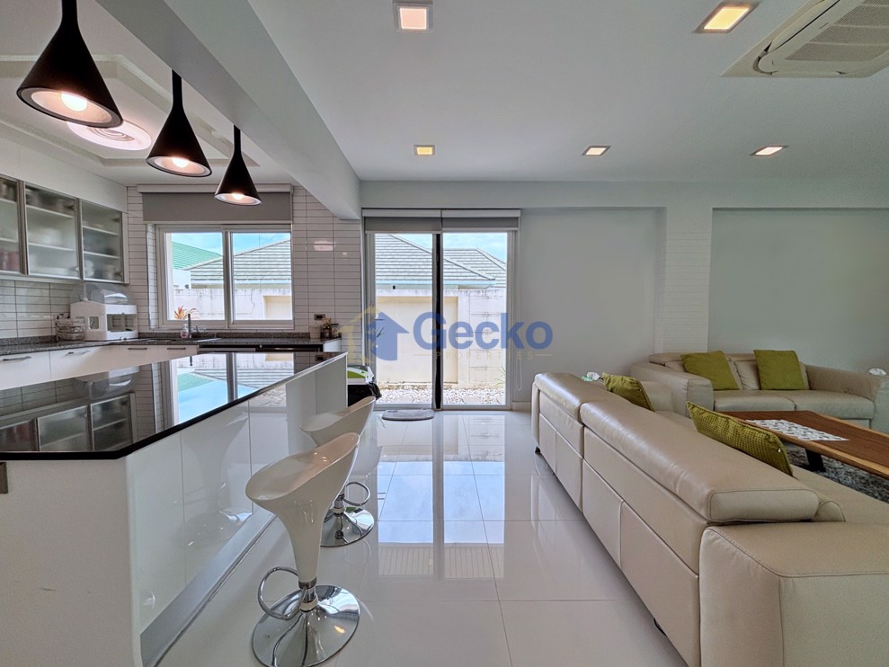3 Bedrooms House in Green Field Villa 4  East Pattaya H013451 (Photo 4)