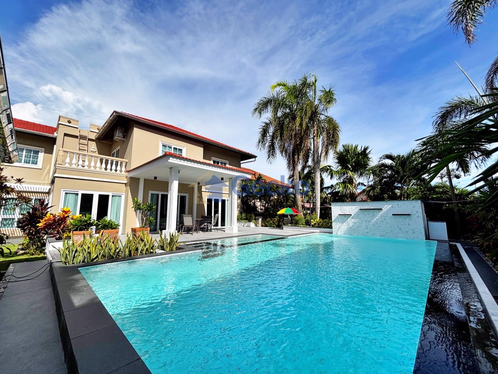4 Bedrooms House in Phanthip Village 2  East Pattaya H013455 (Cover Photo)