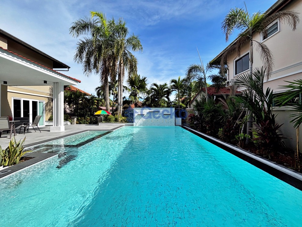 4 Bedrooms House in Phanthip Village 2  East Pattaya H013455 (Photo 2)