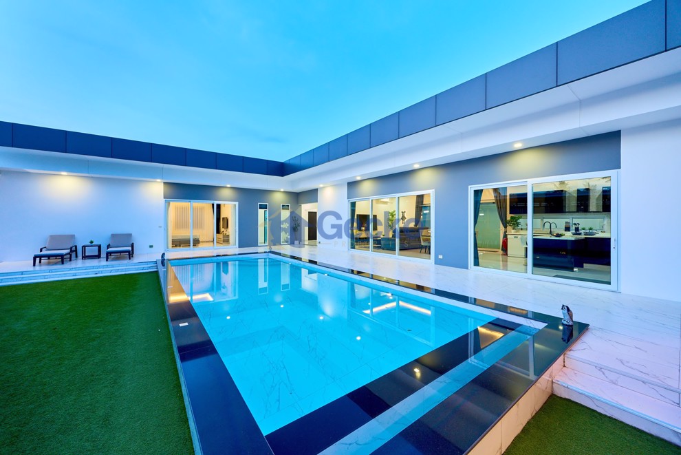 3 Bedrooms House  East Pattaya H013461 (Photo 1)