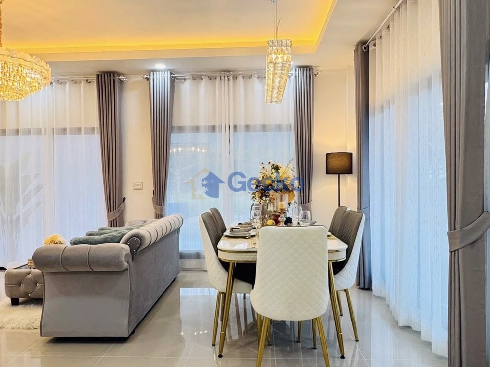 3 Bedrooms House  Bang Lamung H013464 (Photo 2)