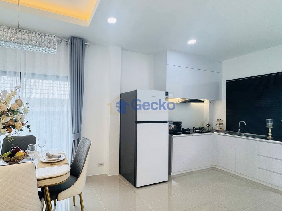 3 Bedrooms House  Bang Lamung H013464 (Photo 4)