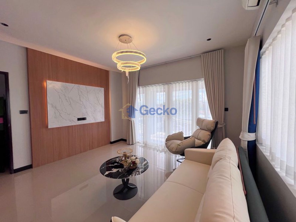 5 Bedrooms House  Huay Yai H013468 (Photo 3)
