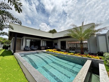 3 Bedrooms House in Zensiri Lakeside Mabprachan  East Pattaya H012555