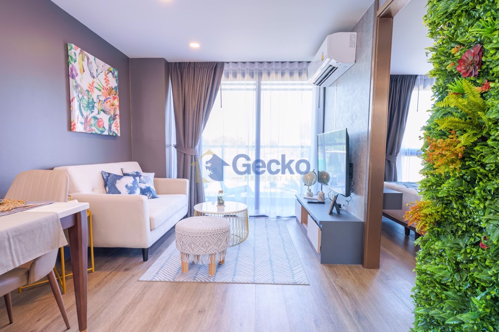 1 Bedroom Condo in Eco Resort Bang Saray C013480 (Photo 2)