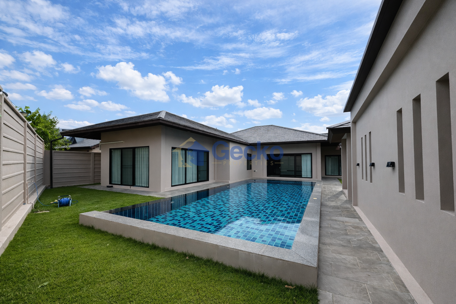 3 ห้องนอน บ้าน in บ้านพัทยา 5  ห้วยใหญ่ H013483