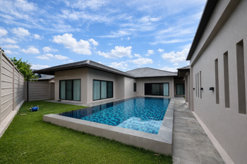 3 Bedrooms House in Baan Pattaya 5  Huay Yai H013483