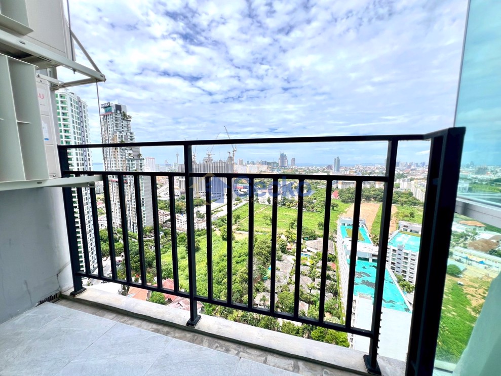 2 Bedrooms Condo in The Twin Towers  Jomtien C013489 (Cover Photo)