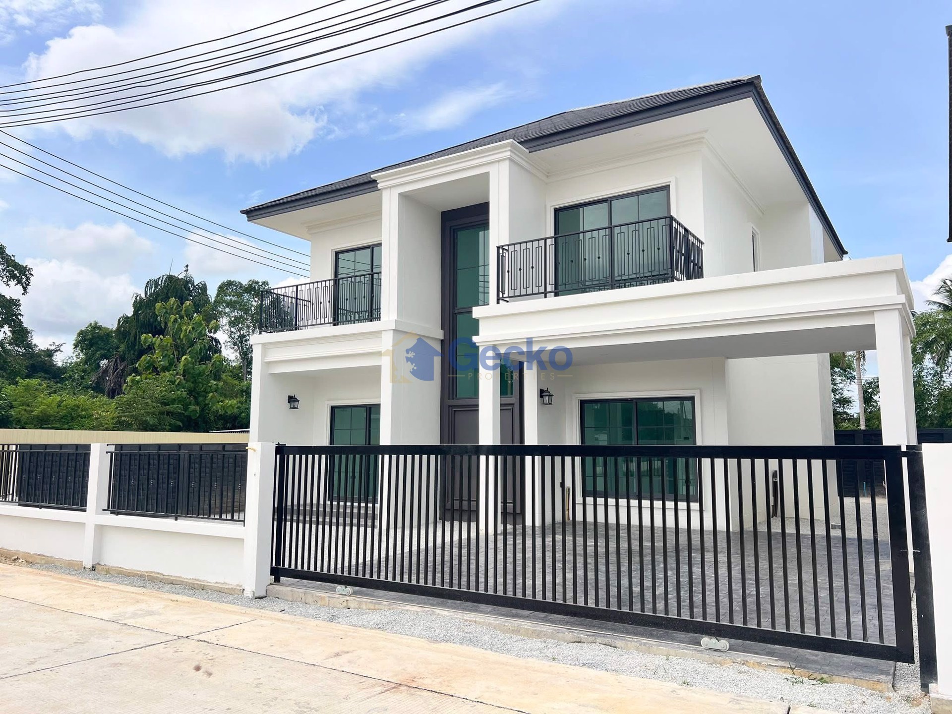 4 Bedrooms House in Serene Home  Huay Yai H012811