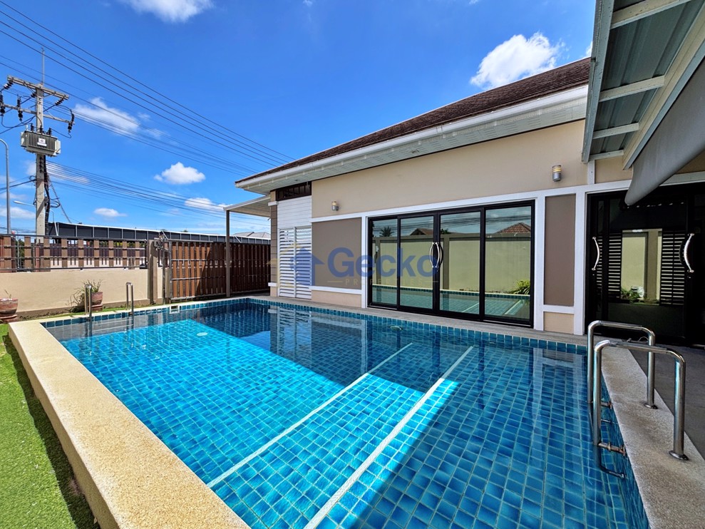 3 Bedrooms House in Living Grand Home   East Pattaya H013497 (Cover Photo)