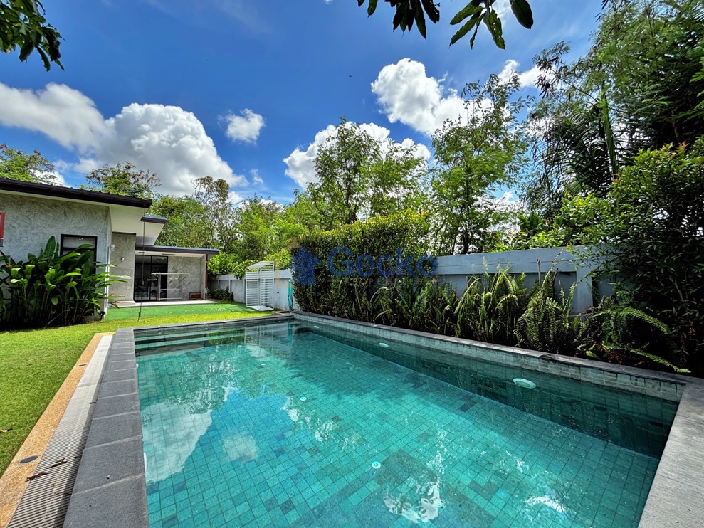 3 Bedrooms House  Bang Lamung H013502 (Photo 2)