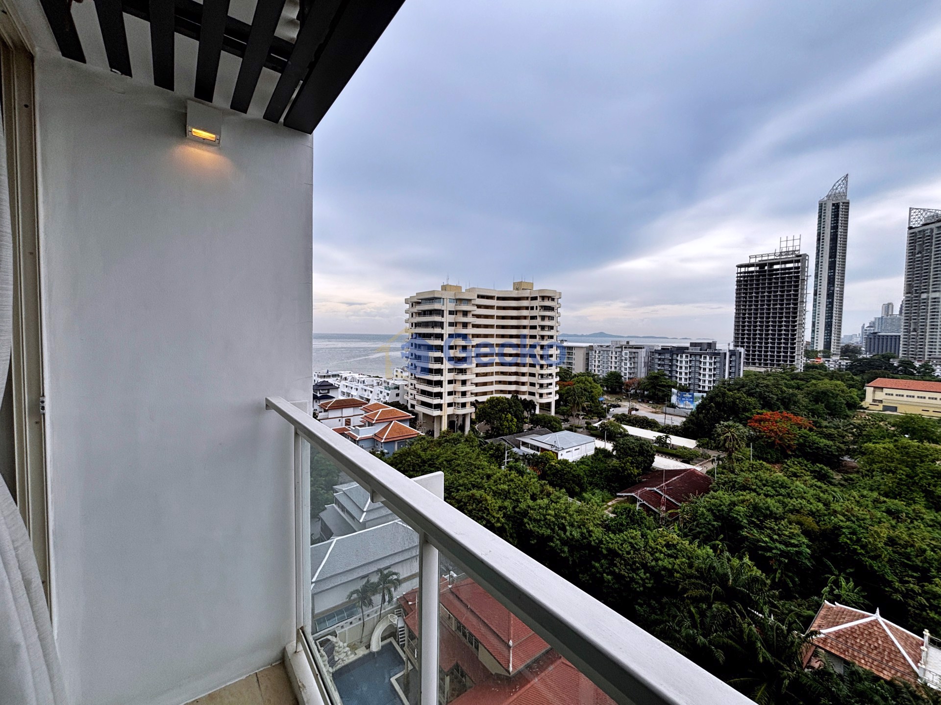 2 Bedrooms Condo in Veranda Residence Pattaya Na Jomtien C013511