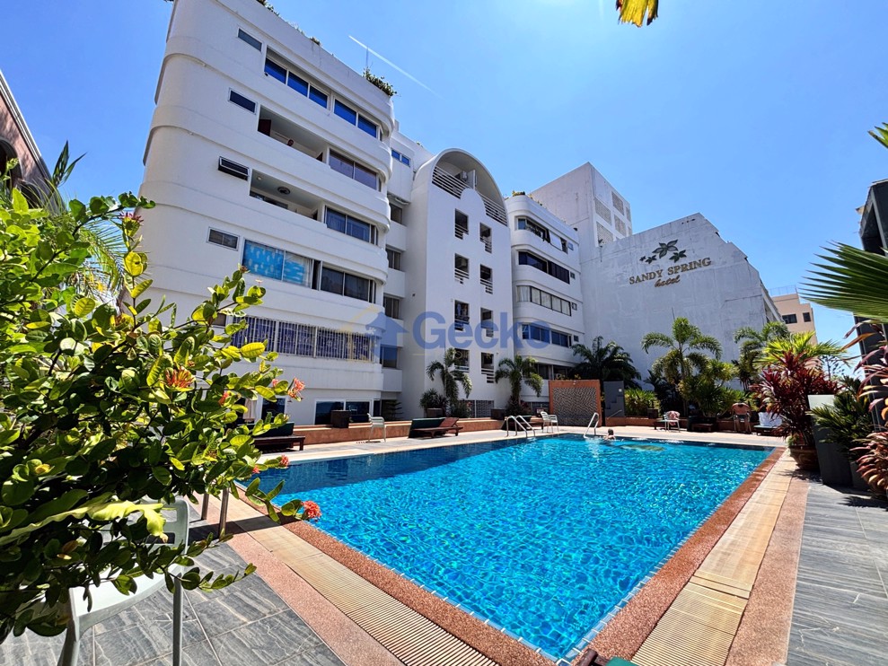 Studio Condo in Pattaya Beach Condo Central Pattaya C013512 (Cover Photo)