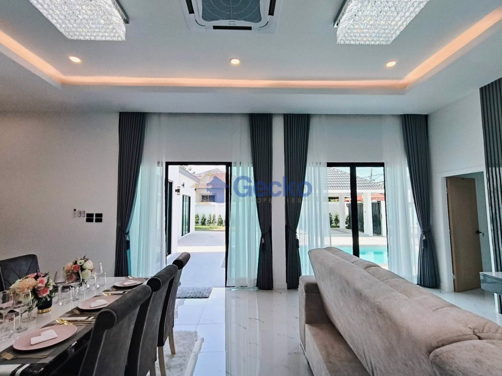 4 Bedrooms House in Pattaya Greenville  East Pattaya H013513 (Photo 3)
