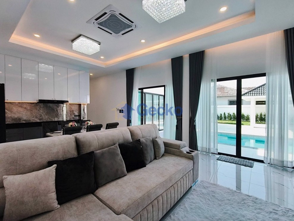 4 Bedrooms House in Pattaya Greenville  East Pattaya H013513 (Photo 2)