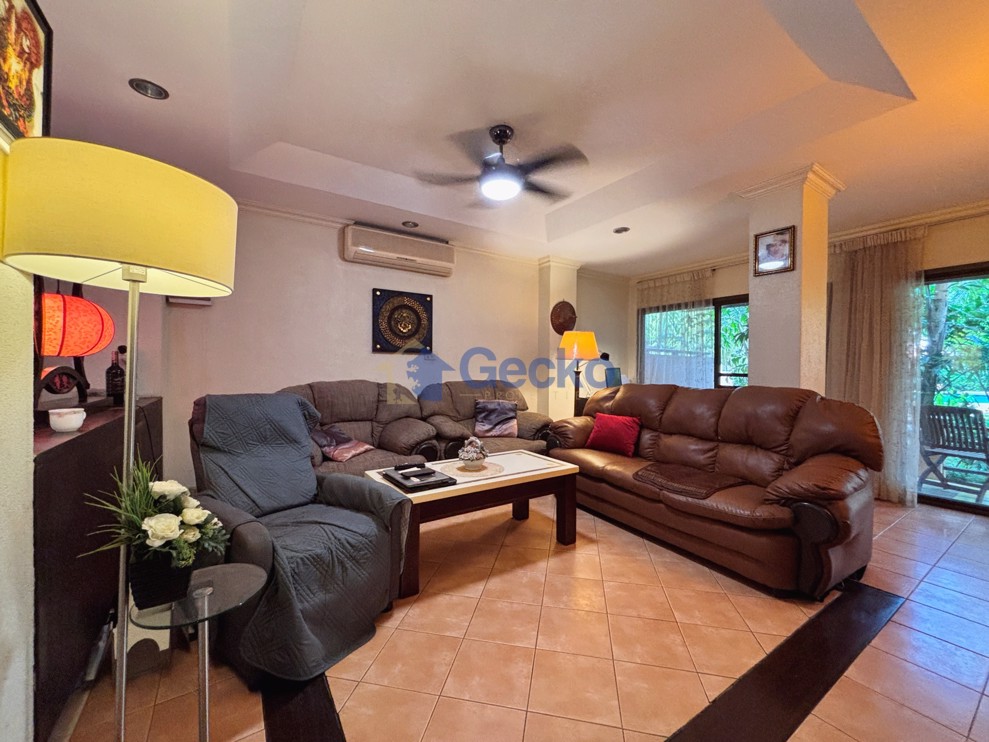 1 Bedroom Condo in Chateau Dale Thabali Condo Jomtien C013525 (Photo 1)