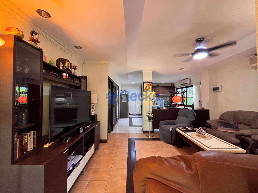 1 Bedroom Condo in Chateau Dale Thabali Condo Jomtien C013525 (Photo 2)