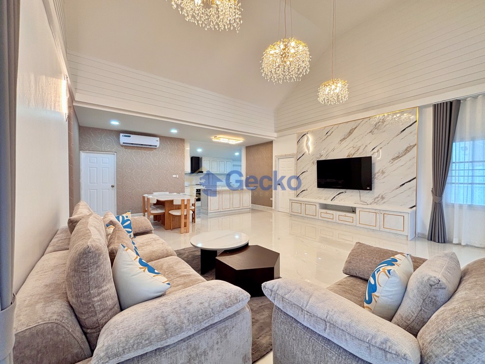 4 Bedrooms House in Plenary Park  East Pattaya H013527 (Photo 3)